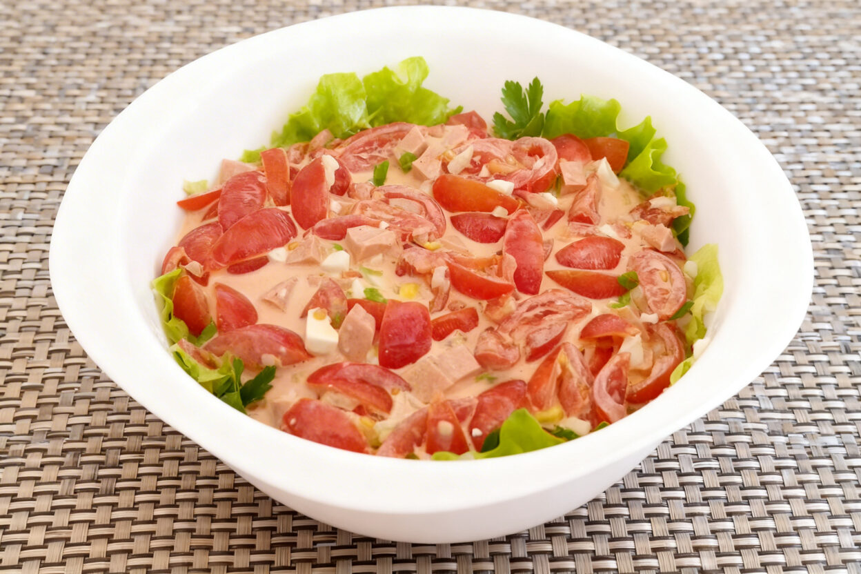 Obrázek receptu na Rajčatový salát jako skvělá letní večeře nebo fajn svačina do práce