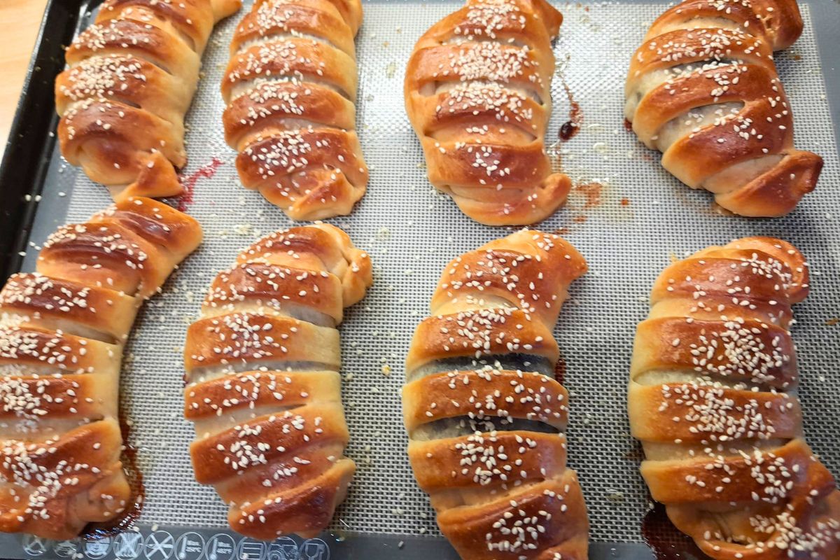 Obrázek k receptu na plněné kynuté rohlíky