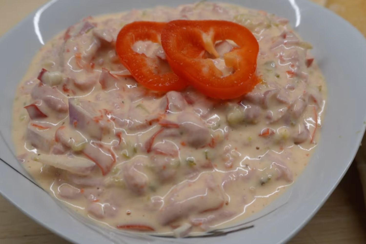 Obrázek receptu na Rumcajs sałat - studená klasika k pivu i na chleba - vydatná pochoutka pro pořádné jedlíky