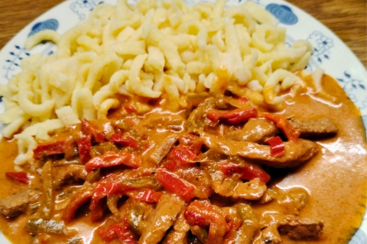 Obrázek k receptu na vepřové nudličky na paprice