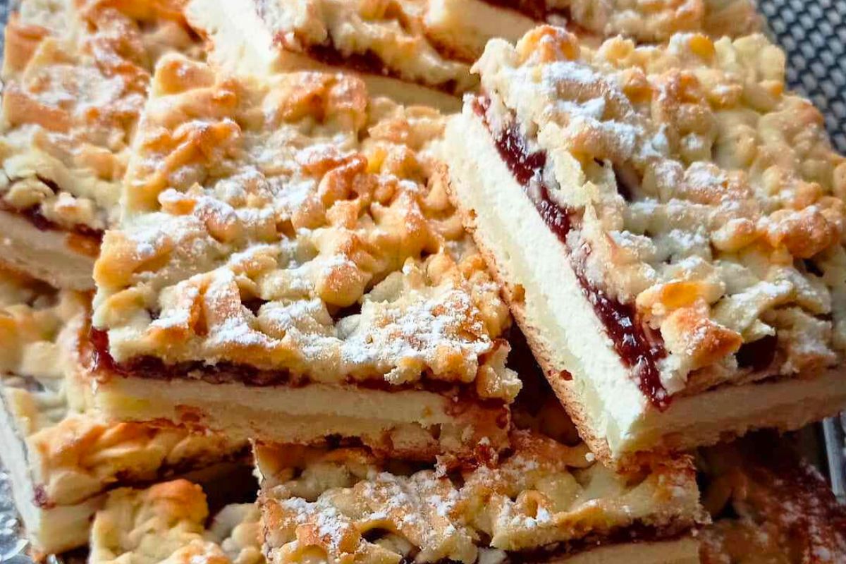 Obrázek k receptu na strouhaný koláč s tvarohem a marmeládou