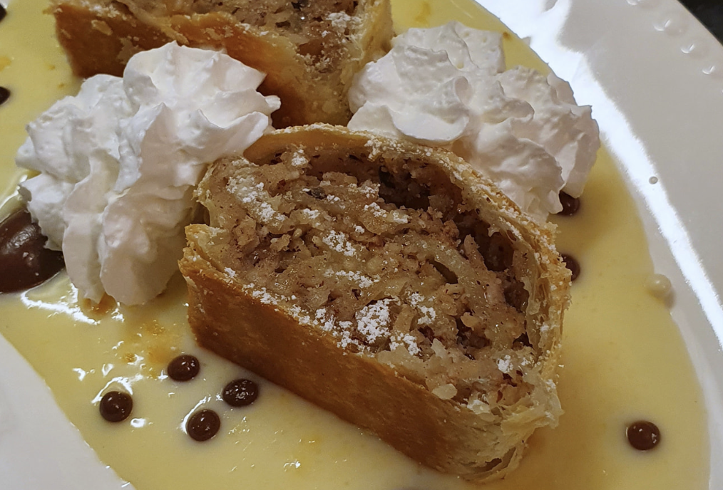 Obrázek k receptu na jablečný závin s ořechy