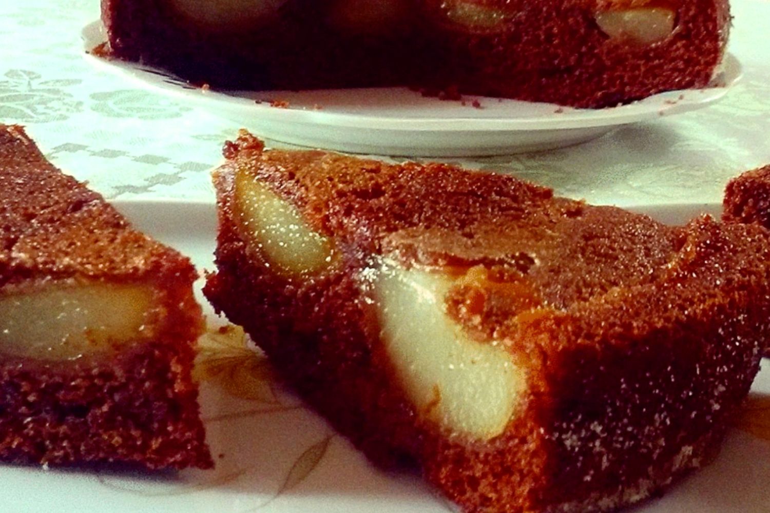 Obrázek k receptu na Chalupářský hruškový koláč nebo hruškový perník s medem a kořením