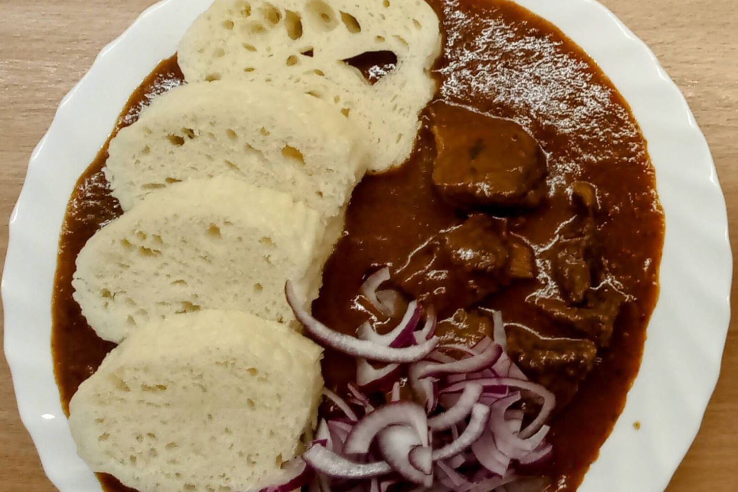 Obrázek receptu na Hospodský hovězí guláš z kližky