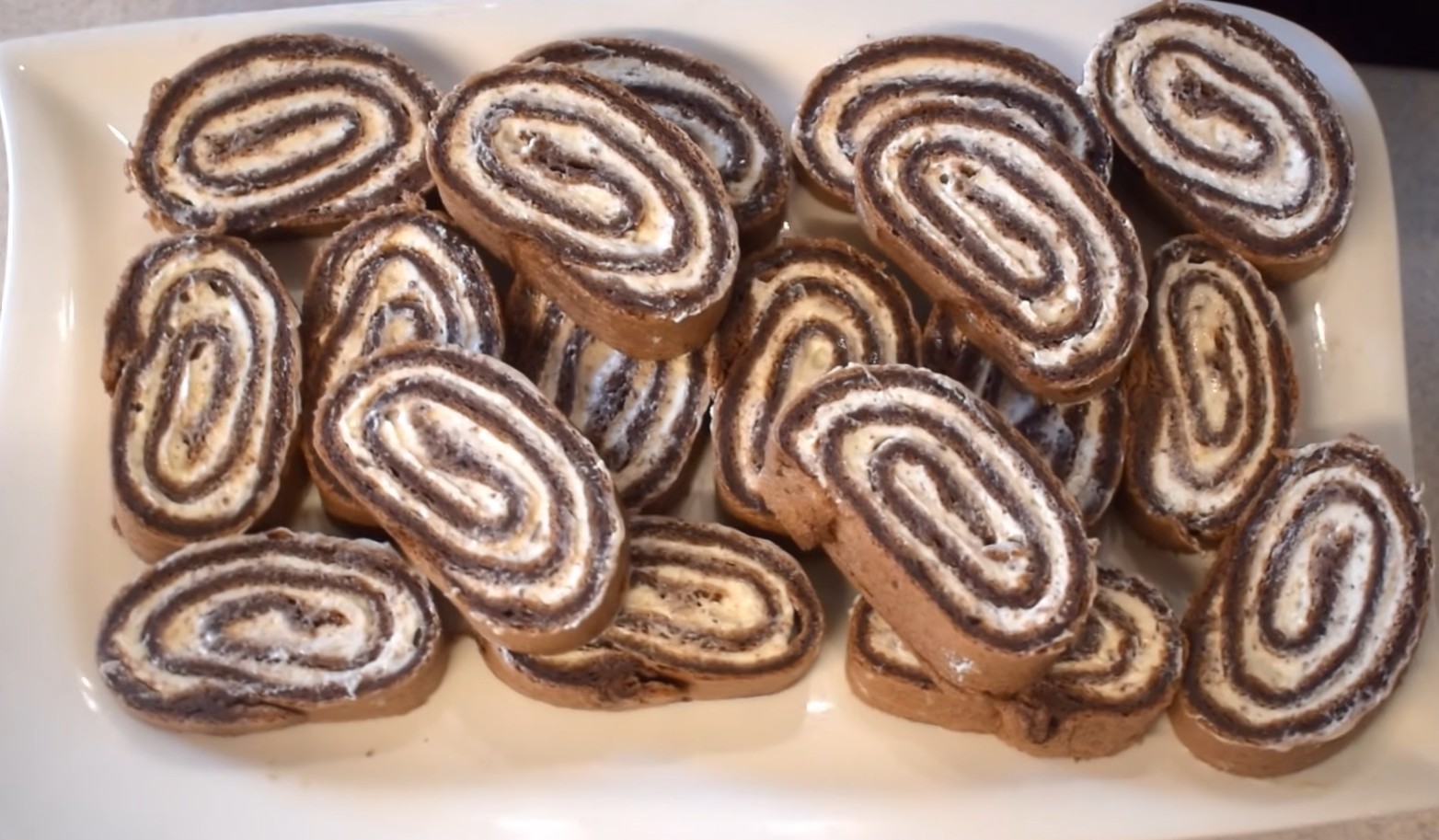 Obrázek receptu na Roládu Kinder mléčný řez