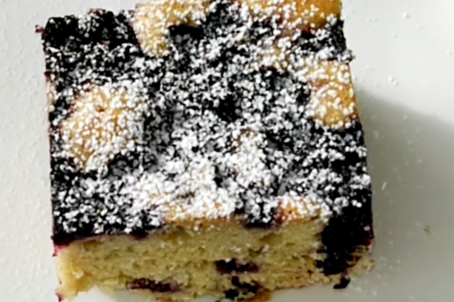 Obrázek receptu na Šlehačkovou bublaninu s ovocem vlád tou jako obláček a plnou letních bublinek