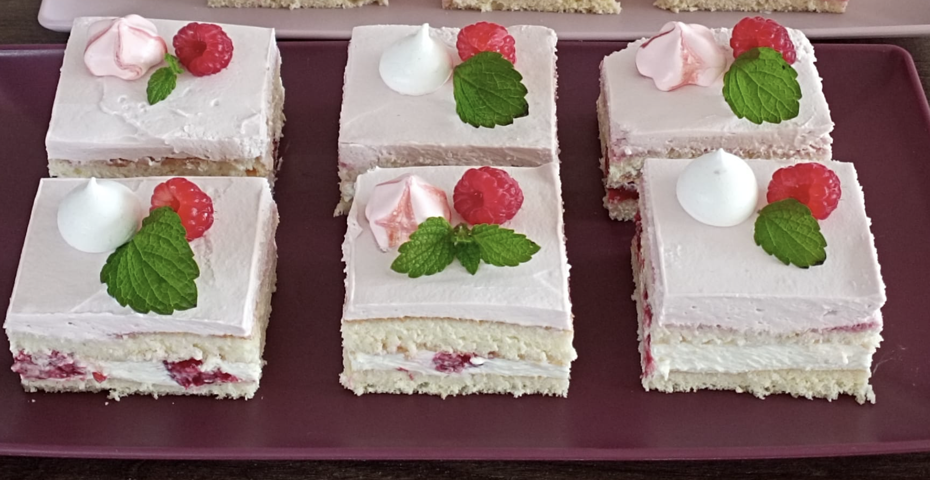 Obrázek k receptu na malinové řezy