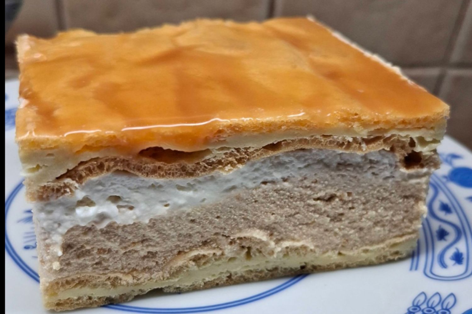 Obrázek receptu na Větrník na plech s krémem, šlehačkou a karamelem - opravdová kalorická bomba, která ale stojí za to