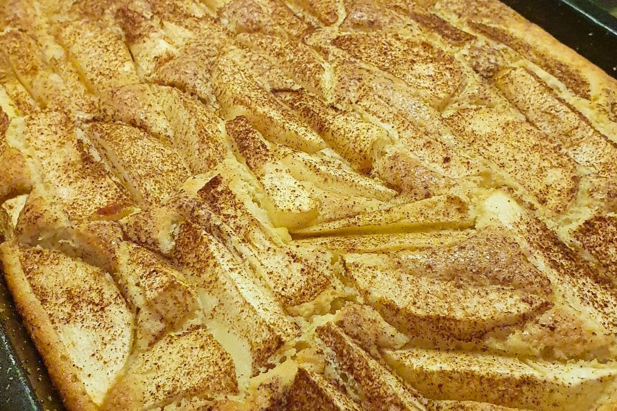Obrázek k receptu na jablečno-skořicovo-citronovou buchtu