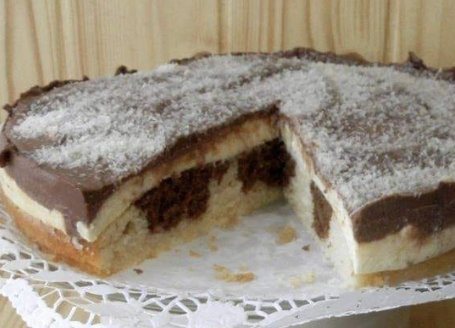 Buchtu krájíme řáděn vychlazenou.