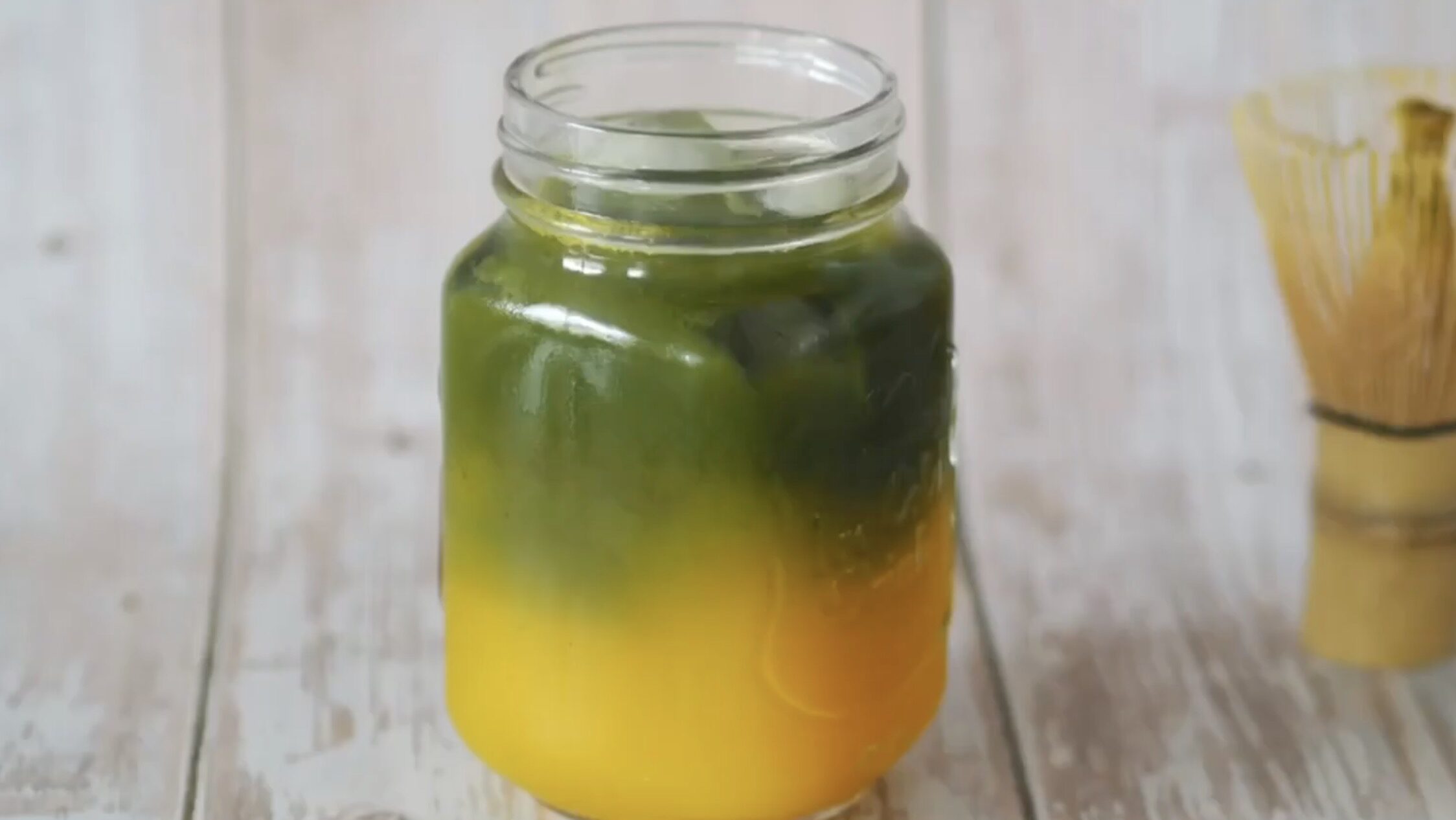 Obrázek k rerceptu na Mango matcha limonádu