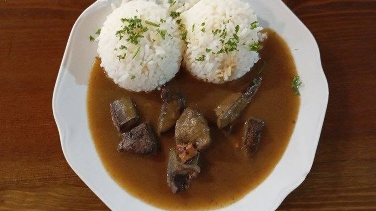 vepřová játra na cibulce se slaninou