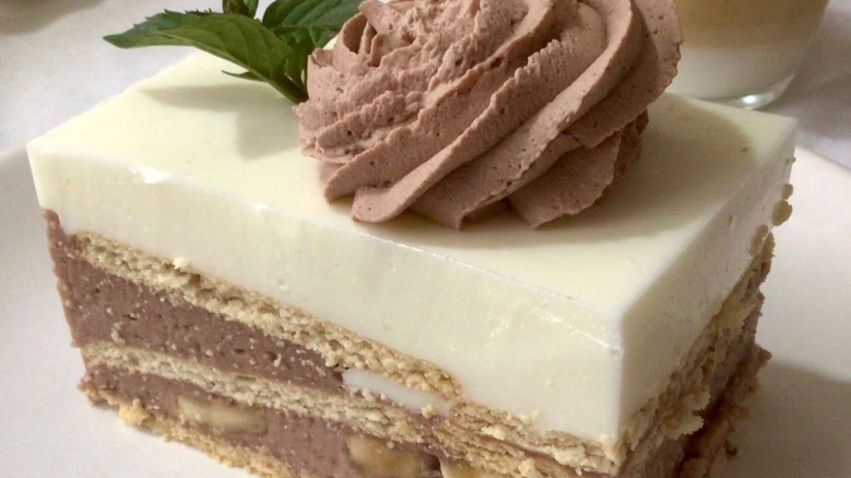 Obrázek k receptu s názvem Stačí pár vrstev a čokoládový pudink s tvarohem, banánem a pařížskou šlehačkou si získá každou návštěvu