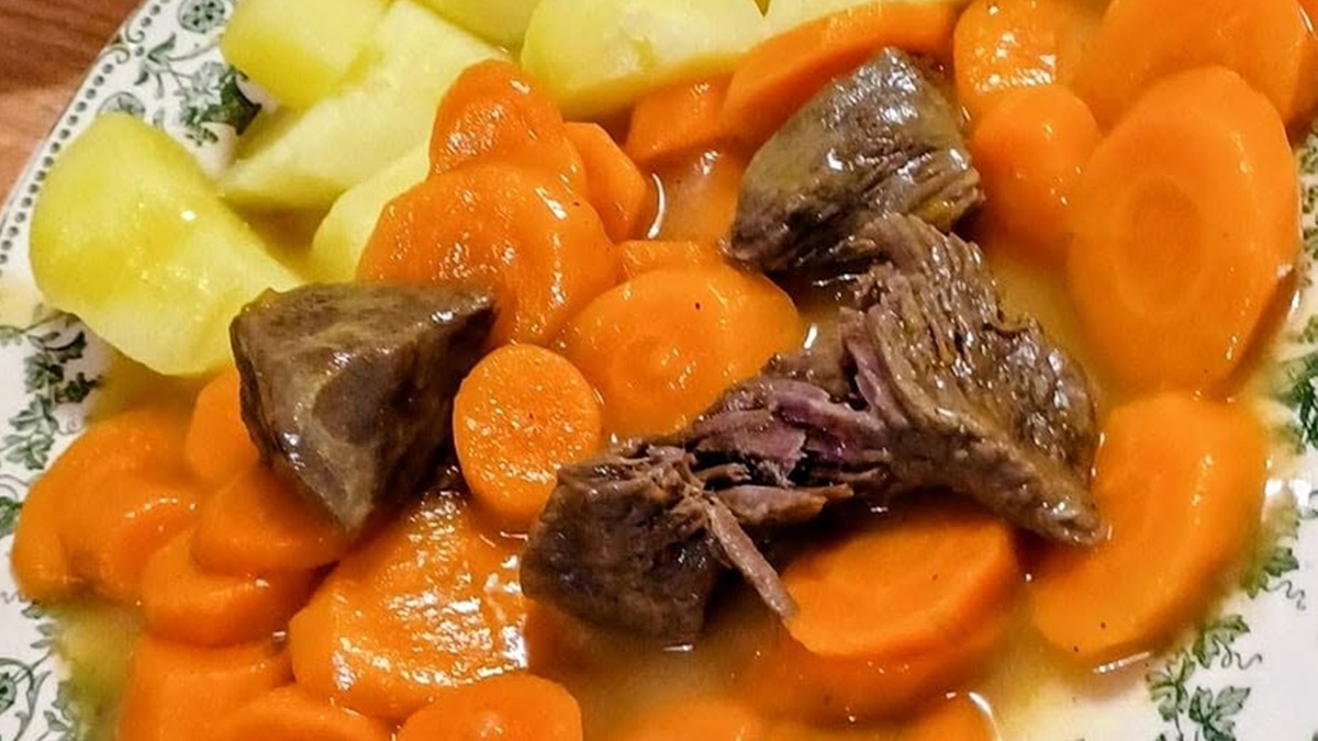 Zadělávaná mrkev s hovězím masem a bramborem