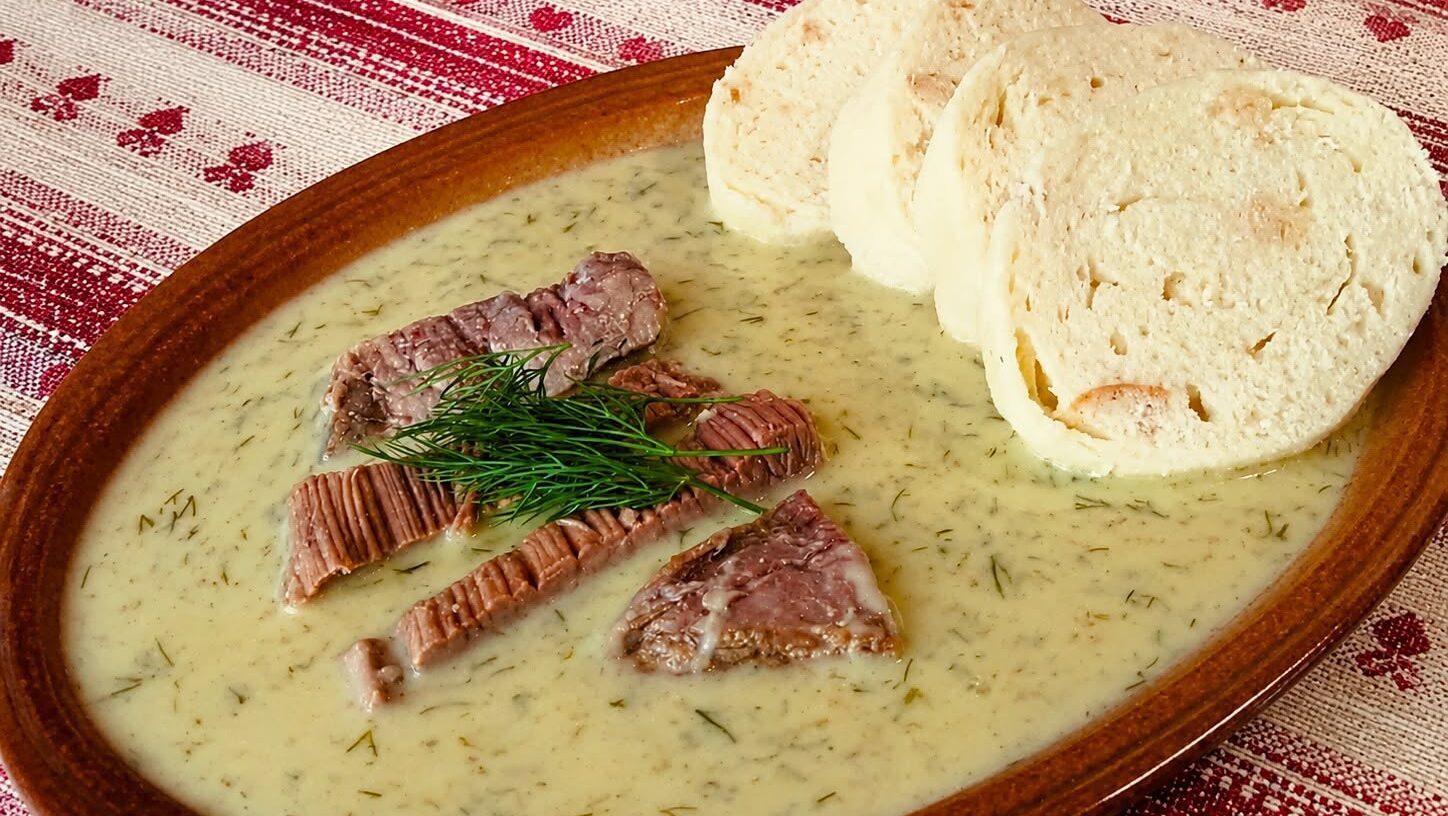 Obrázek na recept na koprovou omáčku.