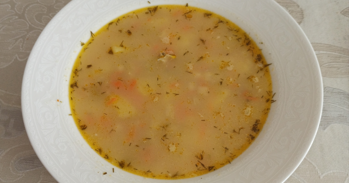Obrázek k receptu: Vyzkoušejte nezvyklou ingredienci: Budete překvapeni svěží chutí okurky v polévce!