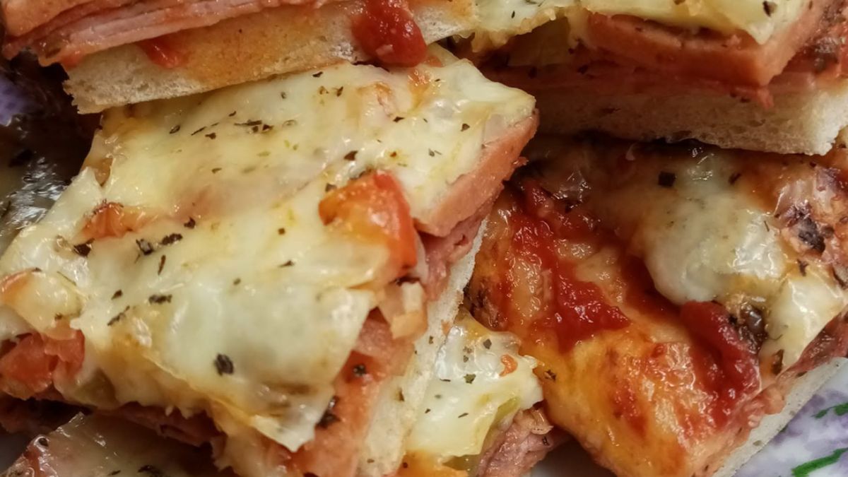 Obrázek k receptu na na Domácí pizzu a plechu: Rychlou večeři, kterou si každý obloží podle svého